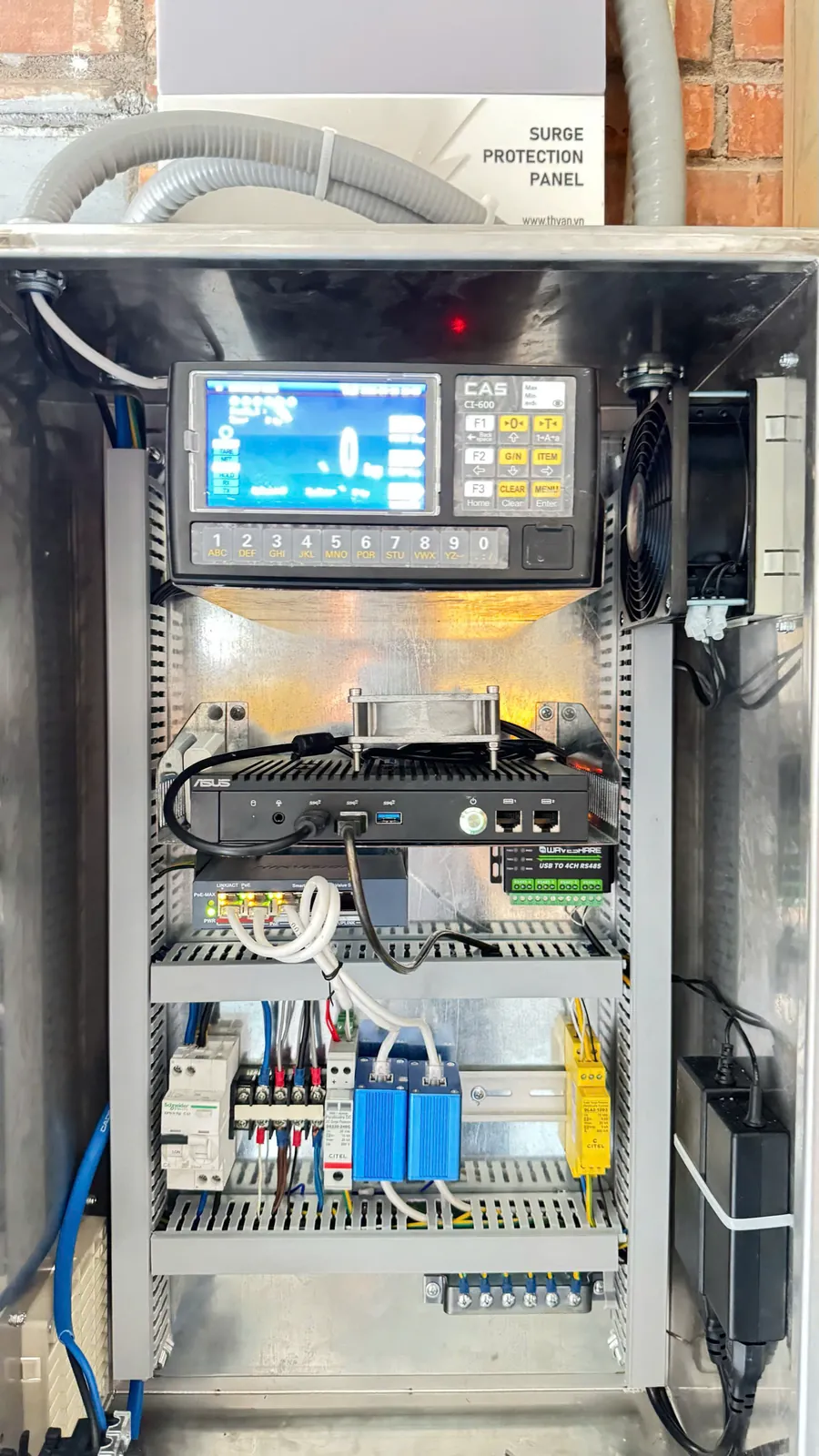 Control cabinet on site with weighing indicator, edge PC and IO modules